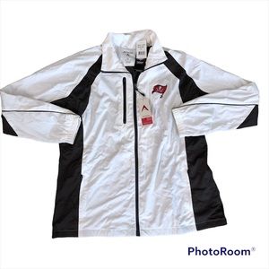Antigua Women's NFL Buccaneers Lightweight White Jacket